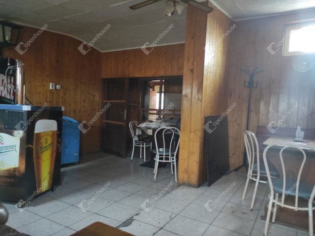 Eladó családi ház, Banán 65 M Ft, 3 szobás