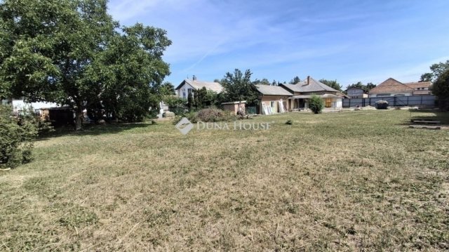 Eladó telek, Budapesten, XVIII. kerületben 74.9 M Ft
