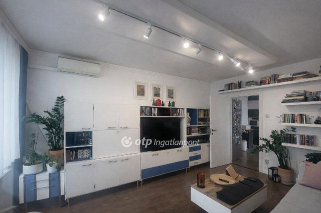 Eladó panellakás, Debrecenben 69.9 M Ft, 1+2 szobás