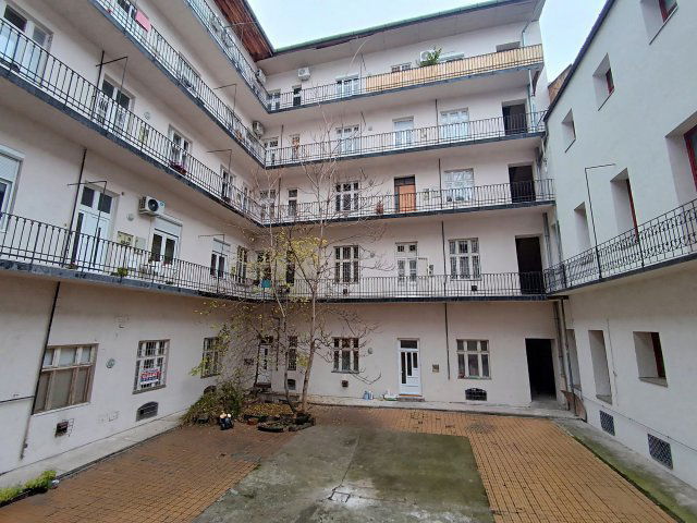 Eladó téglalakás, Budapesten, VIII. kerületben 82.5 M Ft