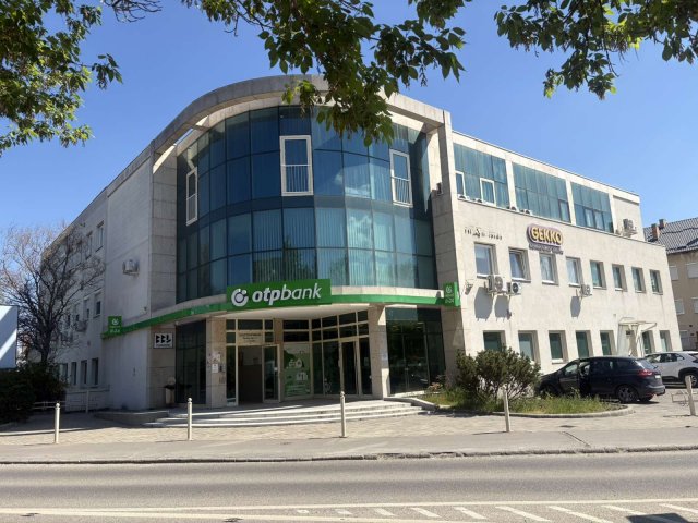 Eladó téglalakás, Szigetszentmiklóson 231.82 M Ft, 8 szobás