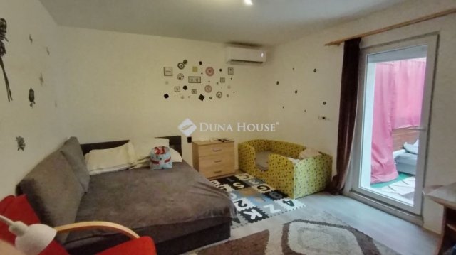 Eladó családi ház, Siófokon 73.2 M Ft, 4 szobás