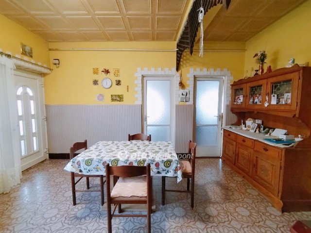 Eladó családi ház, Somlóvásárhelyen 36.9 M Ft, 3 szobás