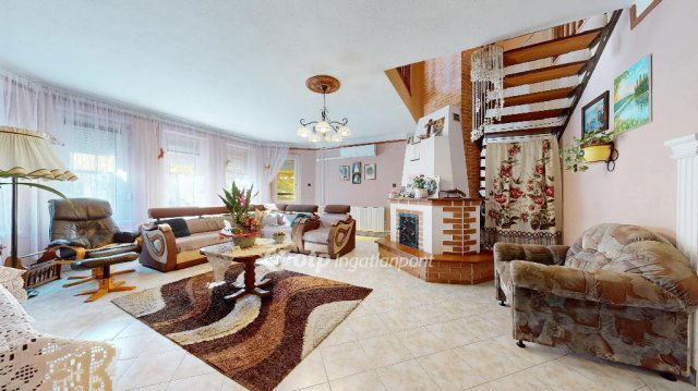 Eladó családi ház, Nyíregyházán 74.5 M Ft, 6 szobás