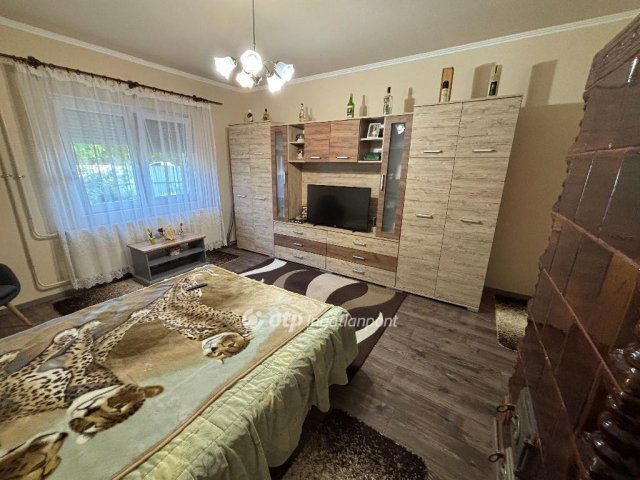 Eladó családi ház, Besenyődön 16.5 M Ft, 2 szobás