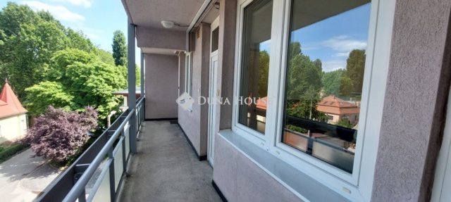 Kiadó panellakás, albérlet, Tatán 140 E Ft / hó, 1 szobás