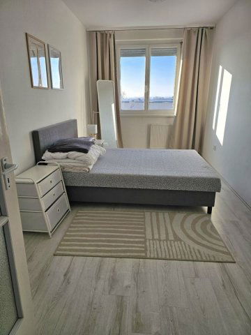 Kiadó panellakás, albérlet, Debrecenben 230 E Ft / hó, 2 szobás