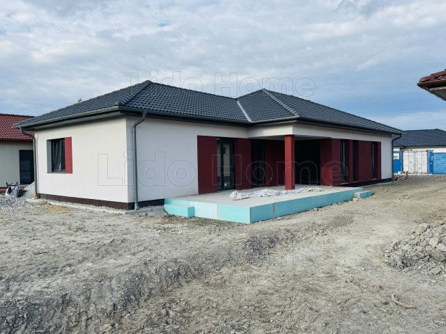 Eladó családi ház, Vámosszabadin 105.9 M Ft