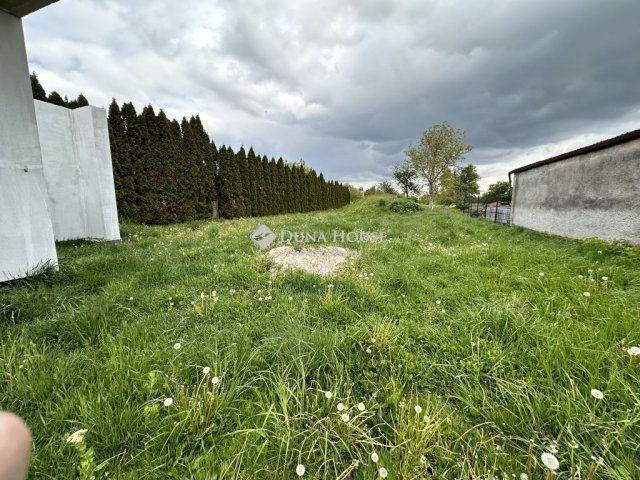 Eladó családi ház, Gencsapátiban 99.49 M Ft, 7 szobás