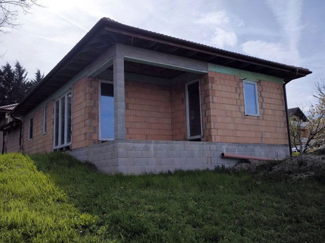 Eladó családi ház, Győrújbaráton 115 M Ft, 4 szobás