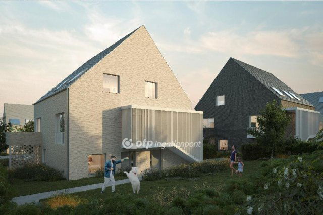 Eladó téglalakás, Balatonfüreden 154 M Ft, 3+1 szobás