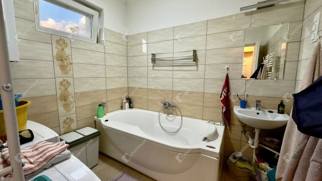 Eladó téglalakás, Monoron 84.9 M Ft, 4 szobás