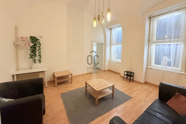 Eladó téglalakás, Budapesten, V. kerületben, Reáltanoda utcában