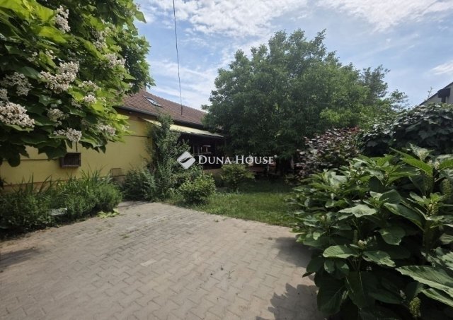 Eladó családi ház, Monoron 89.9 M Ft, 6 szobás