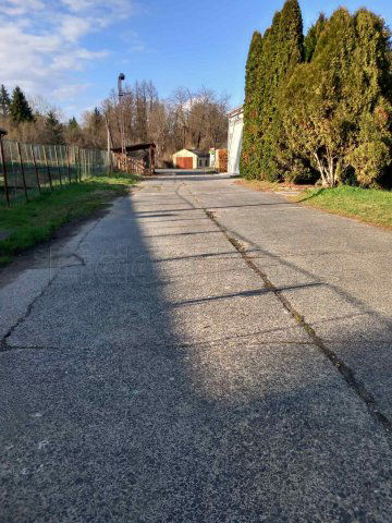 Eladó ipari ingatlan, Bázakerettyén 260 M Ft