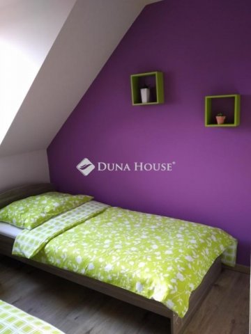 Eladó hotel, Balatonszárszón 190 M Ft, 9 szobás