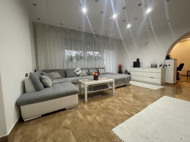 Eladó ikerház, Kecskeméten 139.9 M Ft, 4 szobás