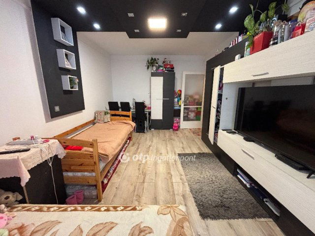 Eladó panellakás, Miskolcon 24.5 M Ft, 1+1 szobás