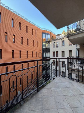 Eladó téglalakás, Budapesten, VI. kerületben 79.9 M Ft, 2 szobás