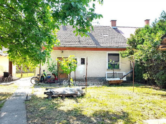 Eladó családi ház, Mezőhegyesen 6.99 M Ft, 2 szobás