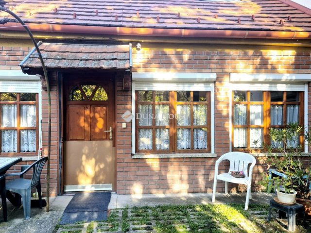 Eladó családi ház, Alsóörsön 119.9 M Ft, 4 szobás