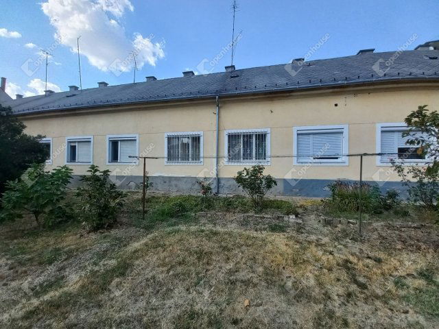 Eladó téglalakás, Kaposváron 24.9 M Ft, 2 szobás