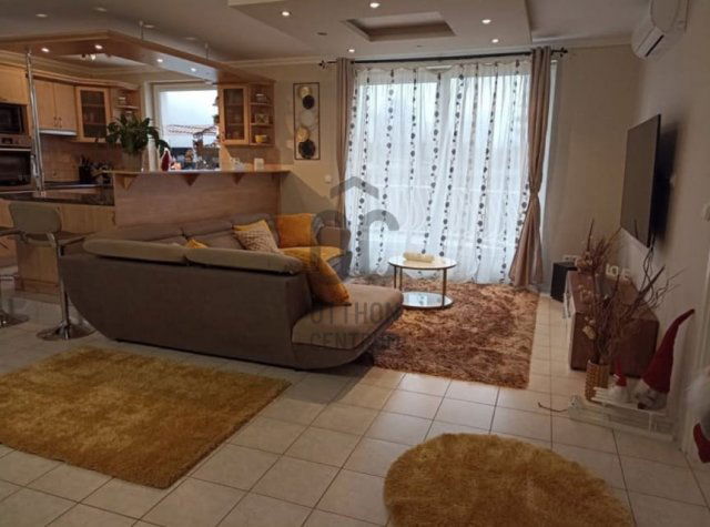 Eladó ikerház, Debrecenben 109.9 M Ft, 5 szobás