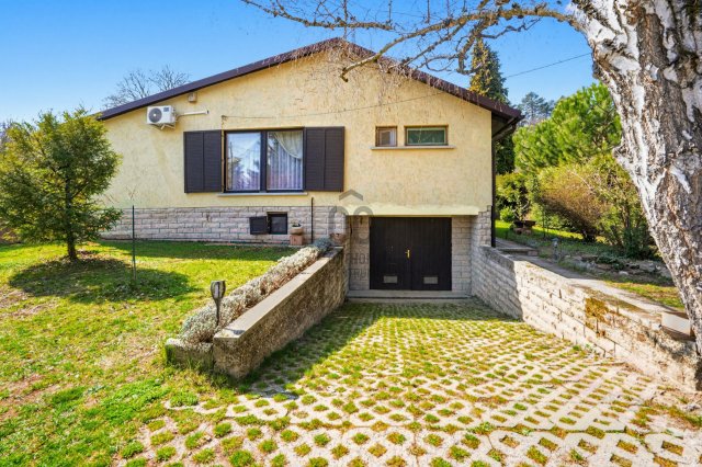 Eladó családi ház, Tahitótfalun 88 M Ft, 4 szobás