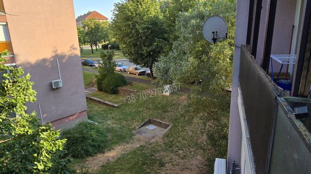 Eladó téglalakás, Pécsett, Stadion utcában 39.8 M Ft, 2 szobás