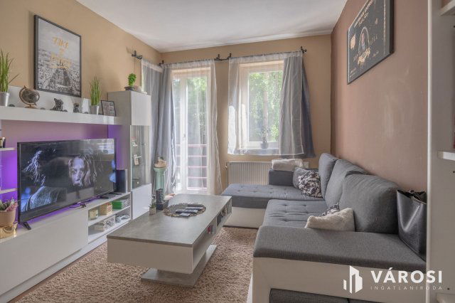 Eladó téglalakás, Szegeden 18 M Ft, 2 szobás