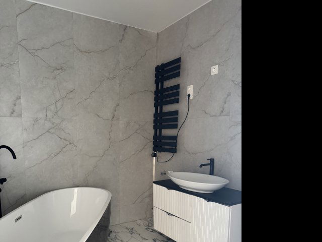 Eladó téglalakás, Balatonalmádiban 109 M Ft, 1+3 szobás