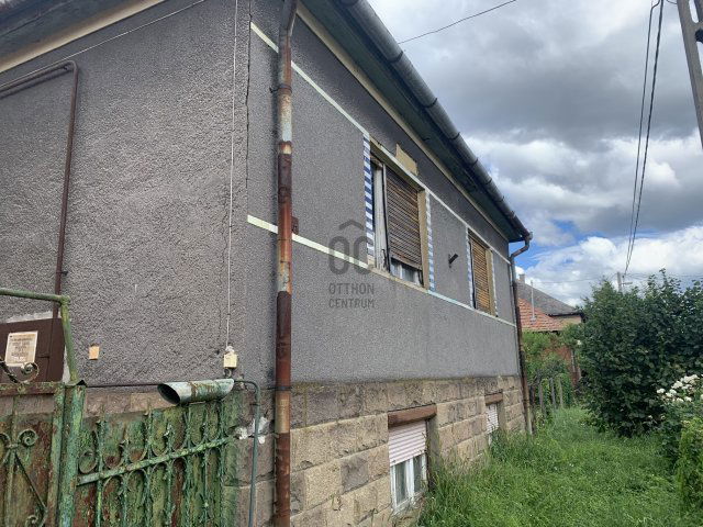 Eladó családi ház, Szomolyán 16 M Ft, 5 szobás