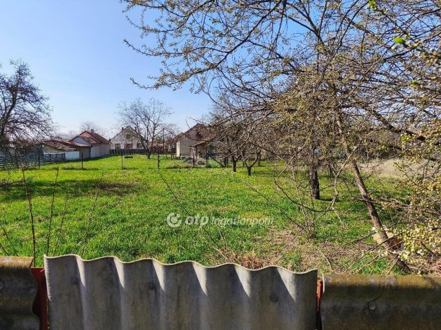 Eladó családi ház, Dévaványán 26 M Ft, 2 szobás