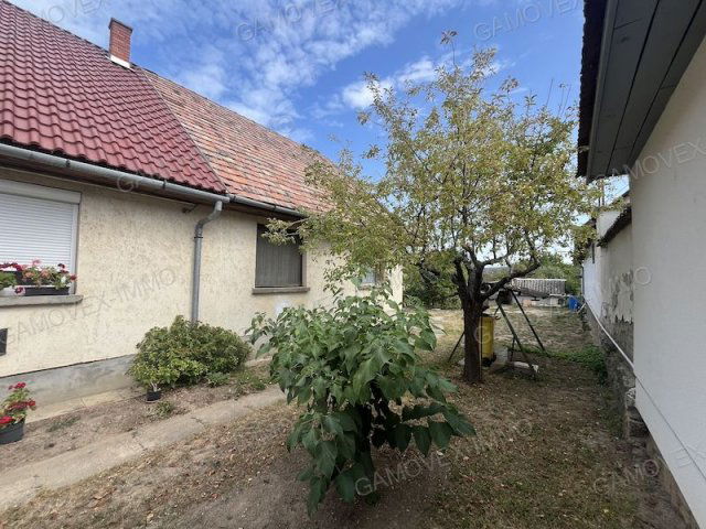 Eladó ikerház, Kőröshegyen 84.991 M Ft, 4 szobás