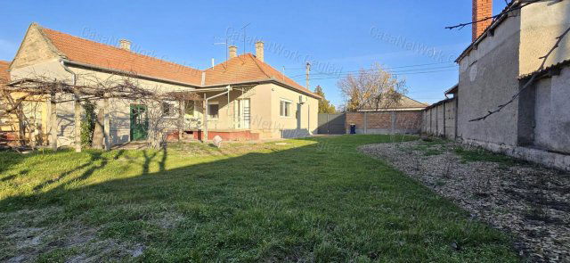 Eladó családi ház, Cegléden 65 M Ft, 3 szobás