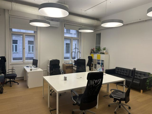 Eladó iroda, Budapesten, V. kerületben 940 M Ft