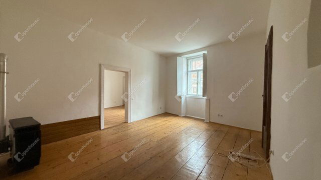 Eladó téglalakás, Sopronban 49 M Ft, 2 szobás