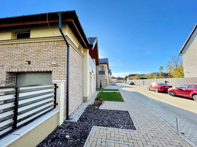 Eladó téglalakás, Hajdúböszörményen 65.2 M Ft, 3 szobás