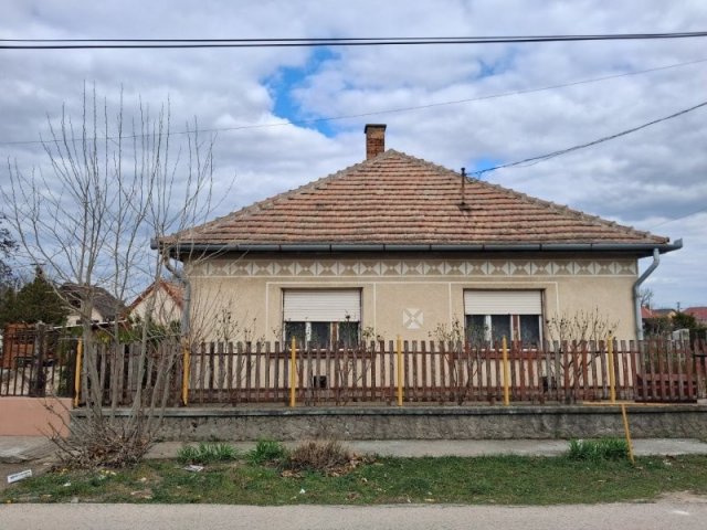 Eladó családi ház, Dabason 49.9 M Ft, 2 szobás