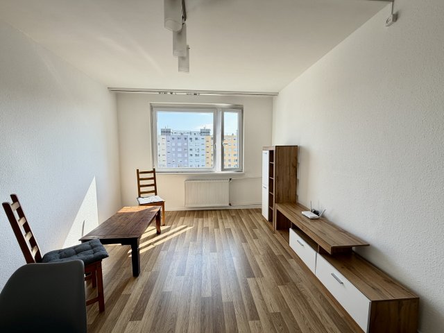Kiadó panellakás, albérlet, XV. kerületben, Zsókavár utcában