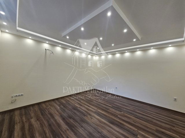 Eladó téglalakás, Szolnokon 59.9 M Ft, 2 szobás