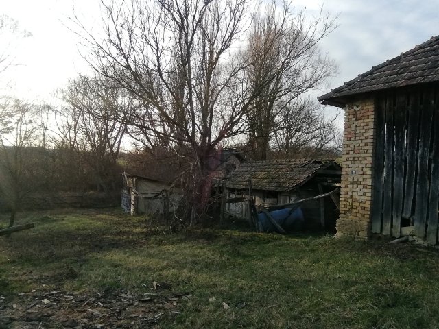 Eladó családi ház, Bezeréden 9.5 M Ft, 2 szobás