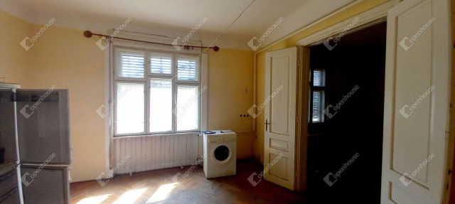 Eladó családi ház, Pápán 30 M Ft, 2 szobás