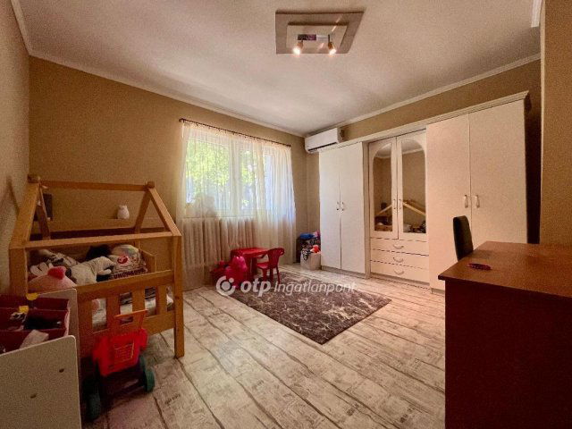 Eladó családi ház, Nyíregyházán 59.99 M Ft, 2 szobás