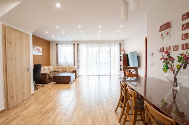 Eladó ikerház, Szombathelyen, Középhegyi úton 149.9 M Ft