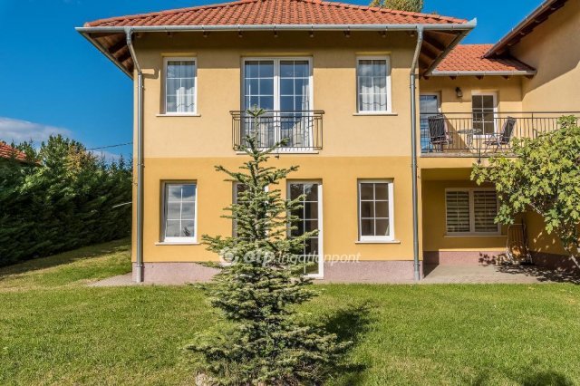 Eladó ikerház, Piliscsabán 135 M Ft, 4 szobás