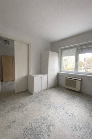 Eladó téglalakás, Pécsett 67.99 M Ft, 3 szobás