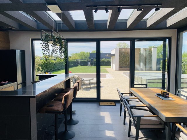 Eladó családi ház, Hernádon 329 M Ft, 5+2 szobás