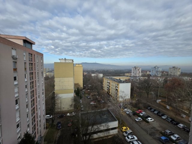 Eladó panellakás, Pécsett 48.9 M Ft, 3 szobás