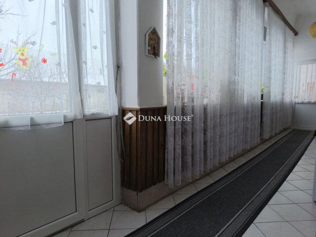 Eladó családi ház, Garán 30.9 M Ft, 4 szobás